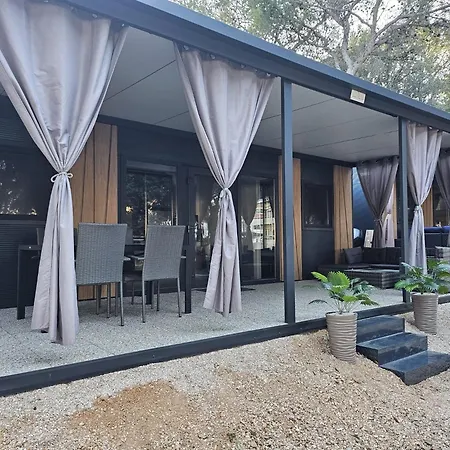 Rosa Apartament Pakoštane